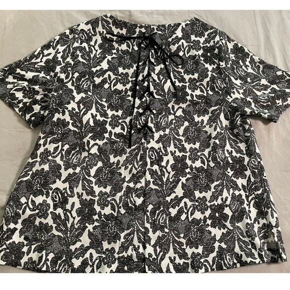 Lane Bryant Black & White floral Blouse SZ 14/16 - Picture 3 of 7